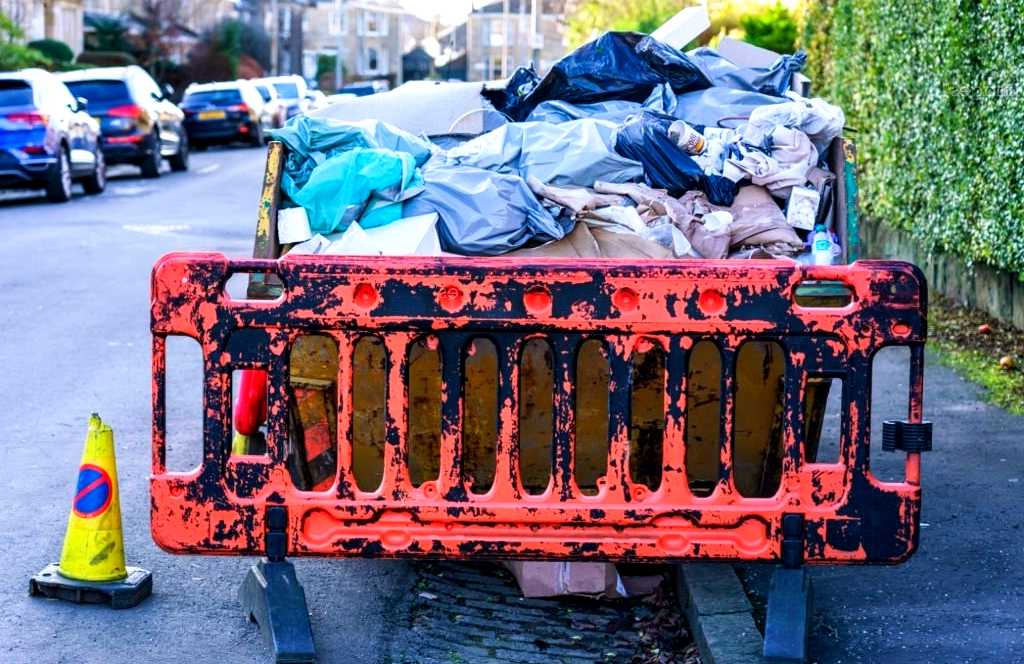 Rubbish Removal Services in Hungerford Green